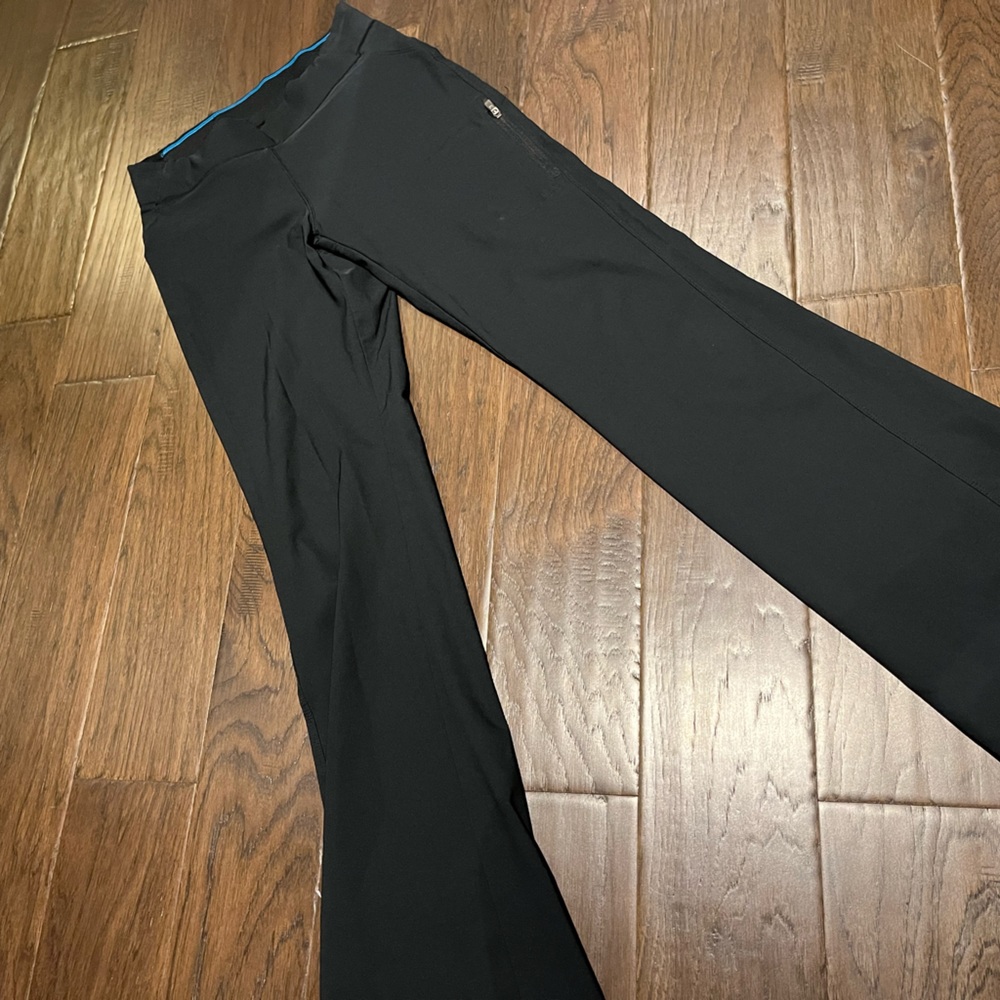 Columbia hiking pant AND 2Xu cropped leggings